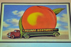 Slobot About Town CXXXV: Eat a Peach!